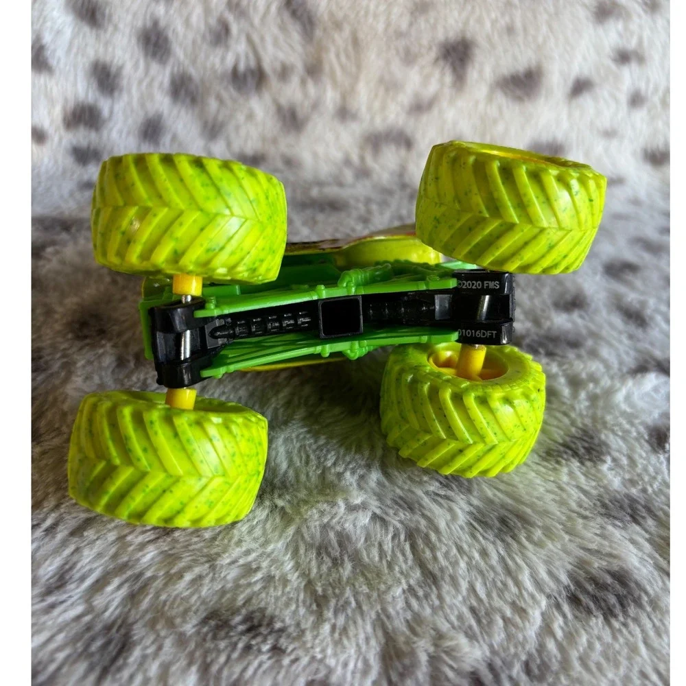 Monster Jam Dragon Monster Truck 1:64 Scale Die-Cast Toy Neon Green Yellow 2020